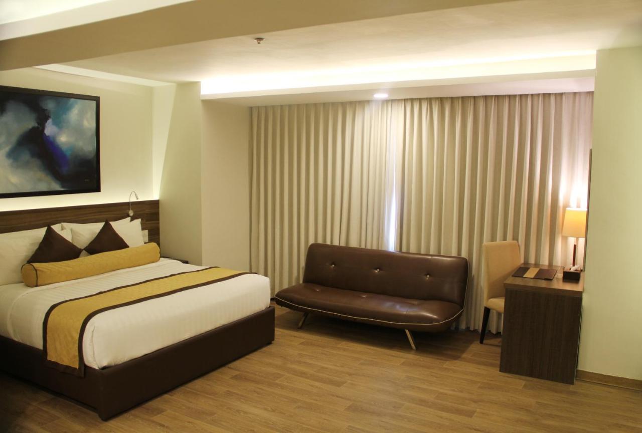 Hotel Marciano Calamba  Bagian luar foto