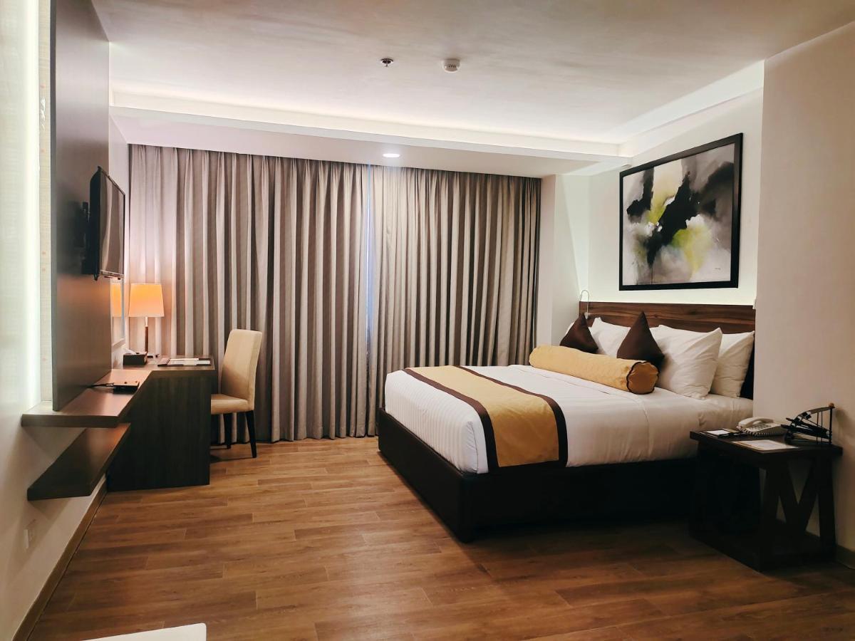 Hotel Marciano Calamba  Bagian luar foto