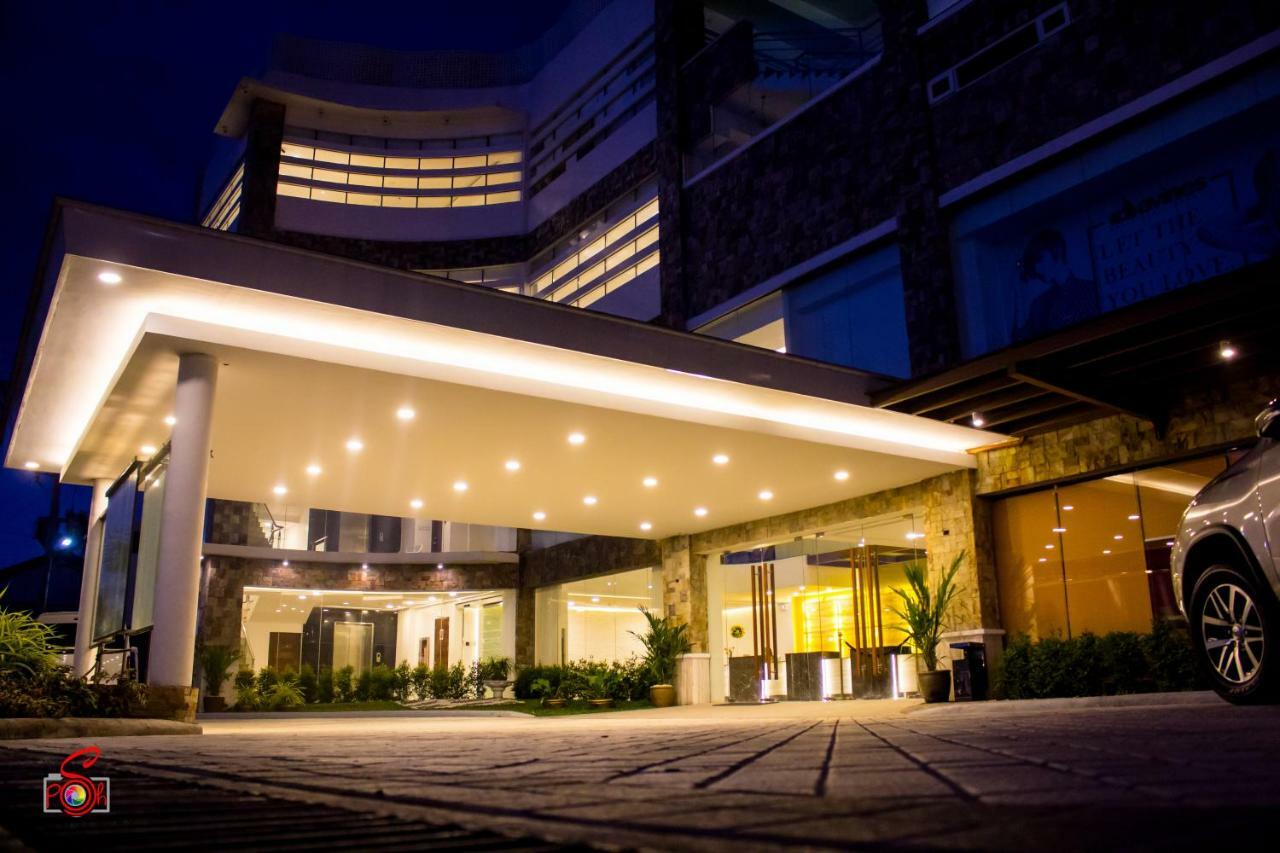 Hotel Marciano Calamba  Bagian luar foto